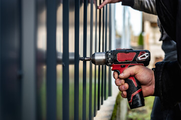 How to Estimate the Cost of Fence Installation
